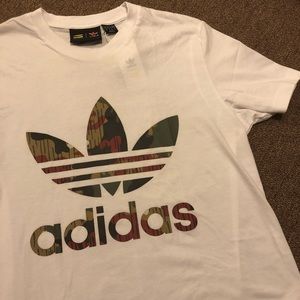 Adidas T-Shirt